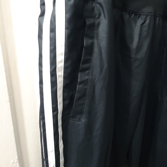 Adidas Jogger - Picture 3 of 3